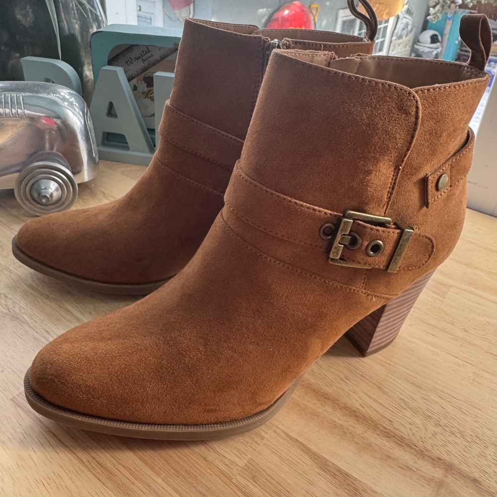 Franco Sarto New Women's Suede Buckle Ankle Boots in Chestnut Brown